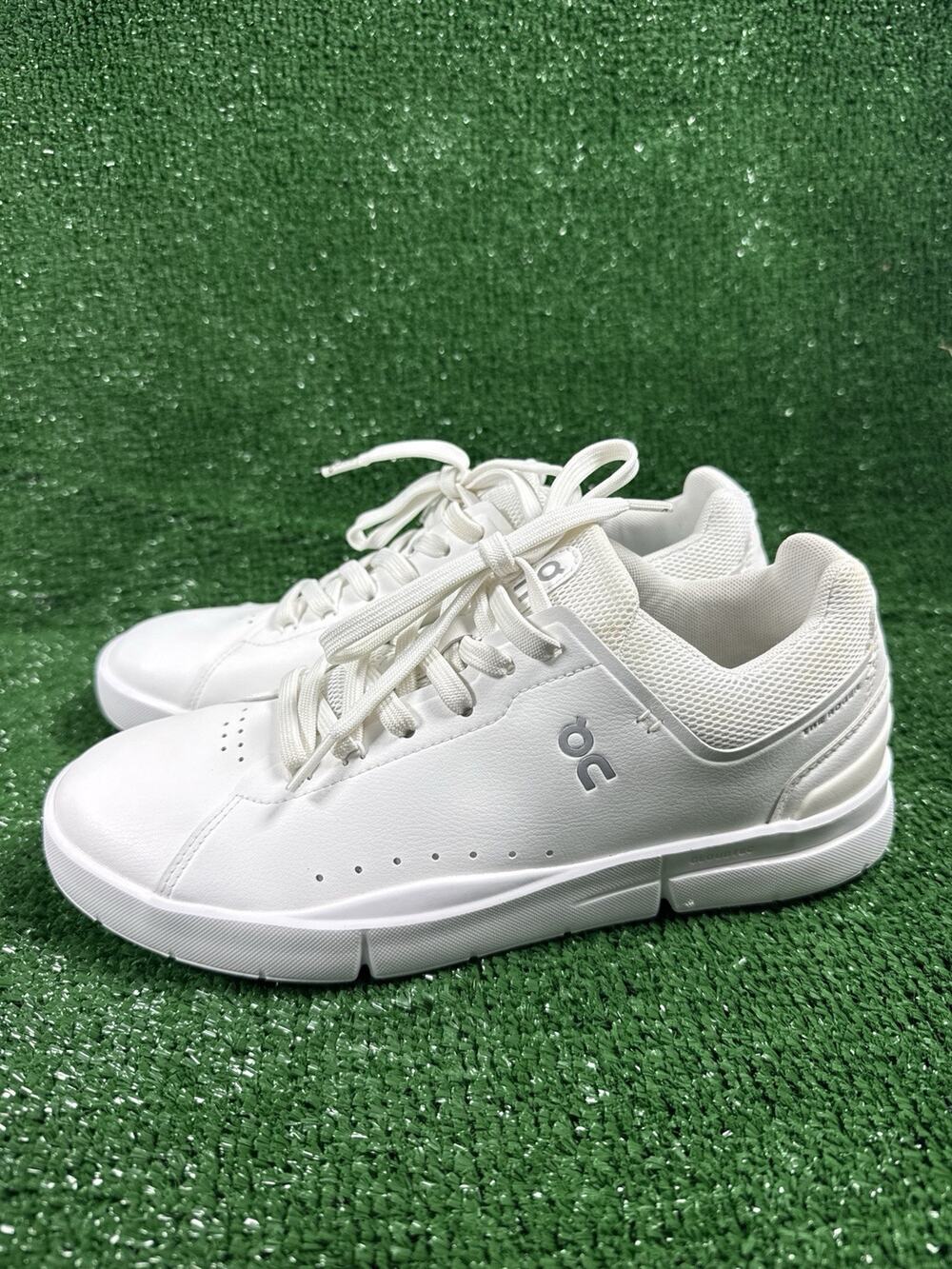 ON The Roger Women’s White Tennis Sneakers US 9 EU 40.5 Swiss Engineering